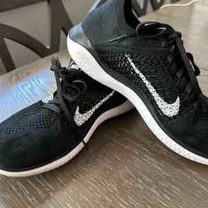 Nike free women’s sneaker sz 9.5